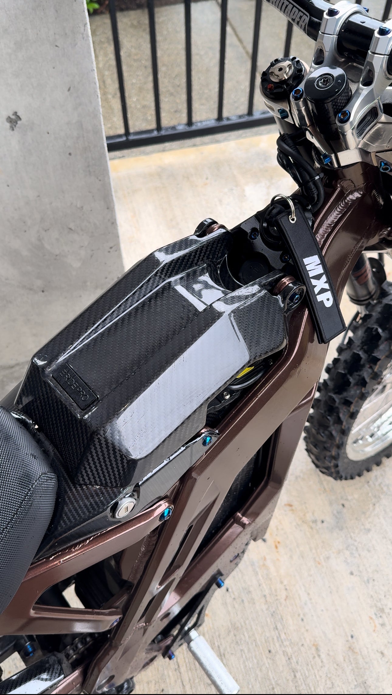 Eride carbon fiber battery lid