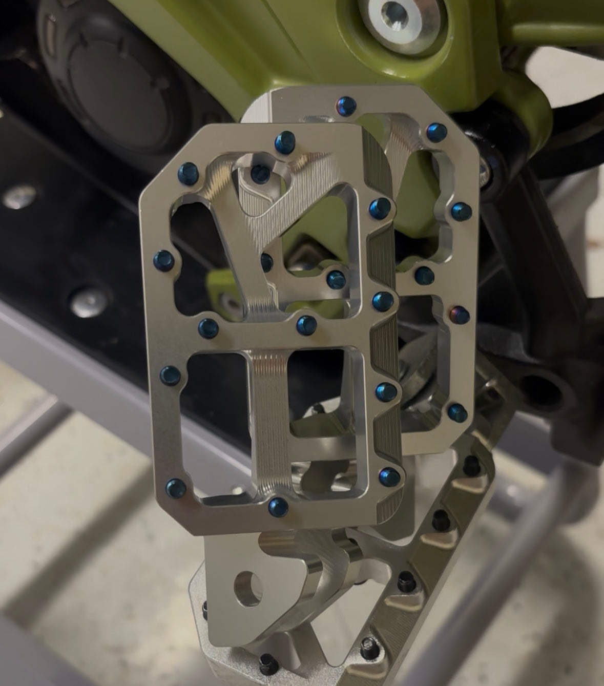 Phantom rides titanium pin foot pegs