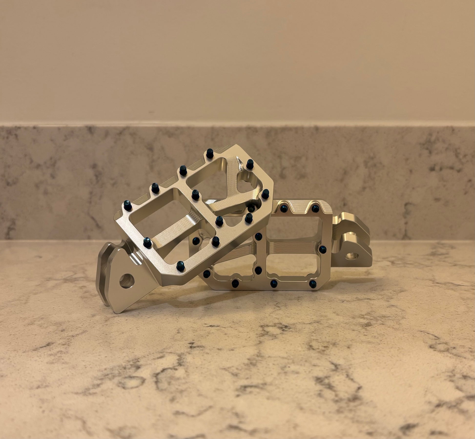 Phantom rides titanium pin foot pegs