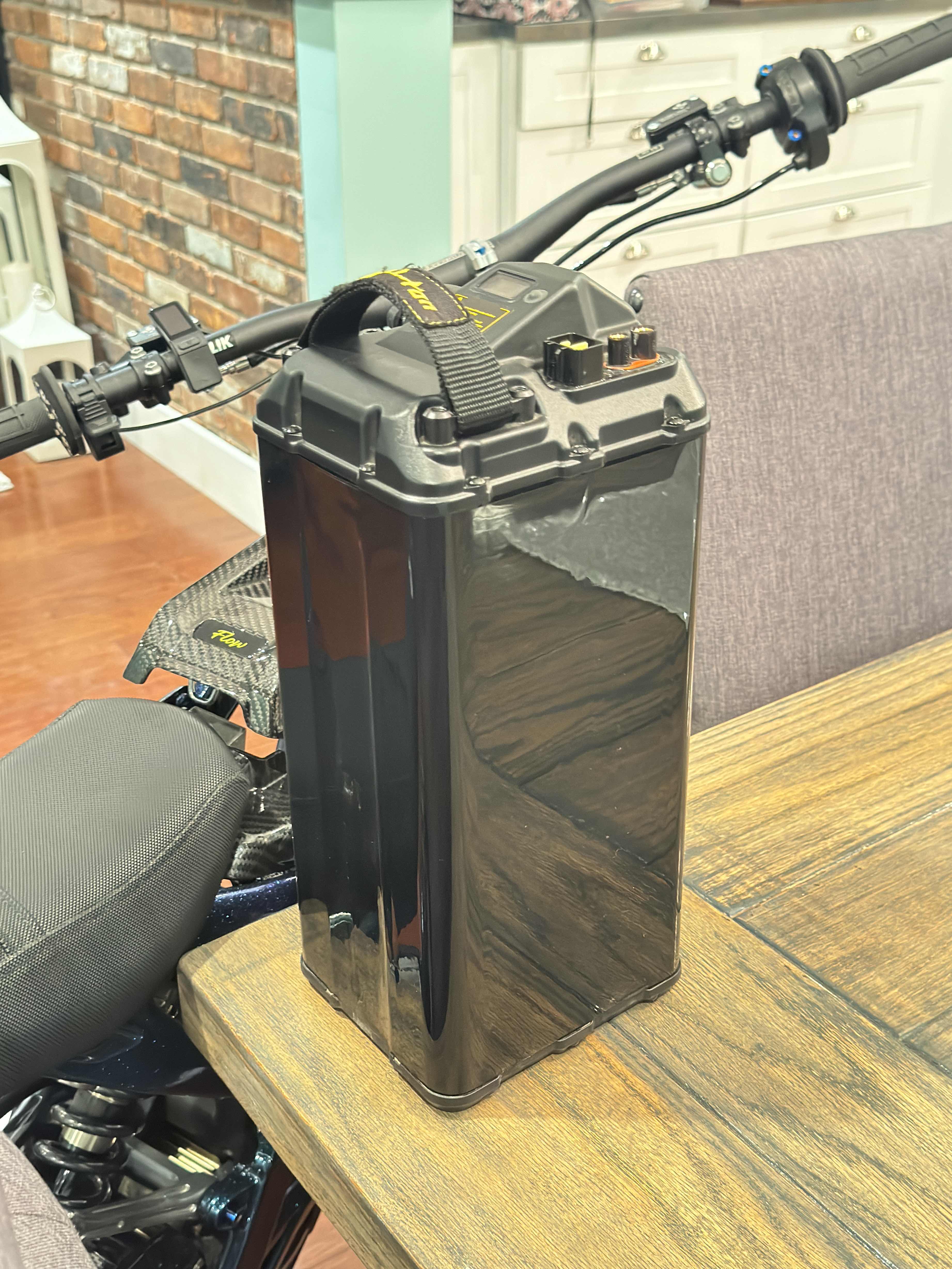 E-Bike "invisible" Vantablack Battery Wrap